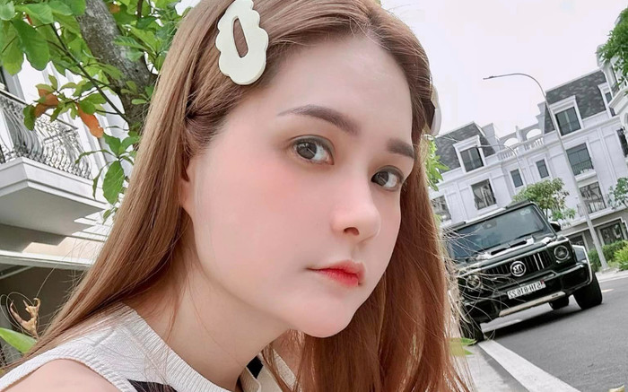 Bị xe ôm đụng trúng 'xế hộp' siêu sang của mình, Đoàn Di Băng có hành động tinh tế Ảnh 2