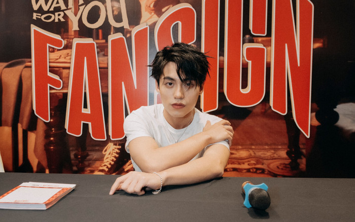 Được fan nữ cầu hôn ngay tại buổi fansign của mình, phản ứng của MONO hút hơn cả triệu lượt xem Ảnh 2