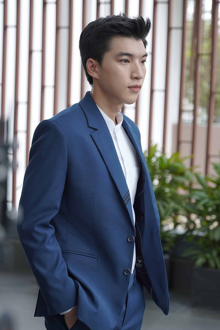 HIEUTHUHAI và Hoa hậu Tiểu Vy rất đẹp đôi nên khiến các fan 'đứng ngồi không yên'.