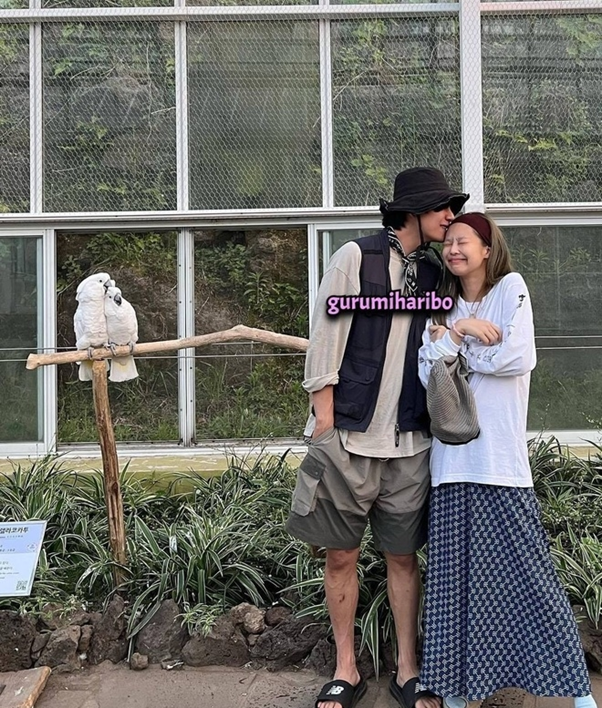 Nữ diễn viên được cho là đã chia tay V (BTS) sau khi bị “khui” loạt bằng chứng hẹn hò. 