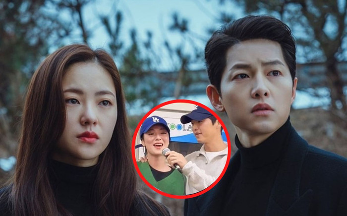 Song Joong Ki tiếp tục trêu tức Song Hye Kyo, lại còn công khai ôm ấp tình tin đồn Ảnh 2