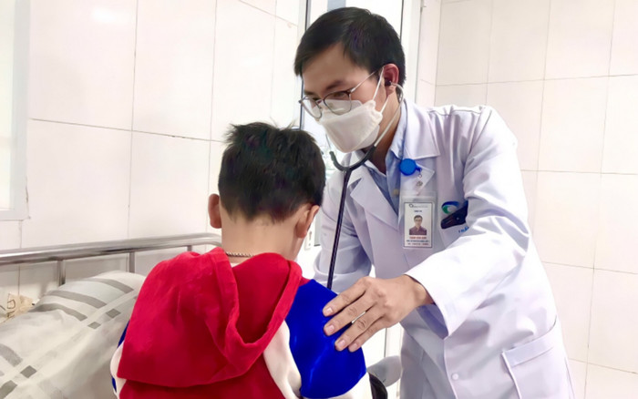 Bé 6 tuổi bị biến chứng nghiêm trọng của bệnh đái tháo đường, bác sĩ cảnh báo phụ huynh chú ý Ảnh 2