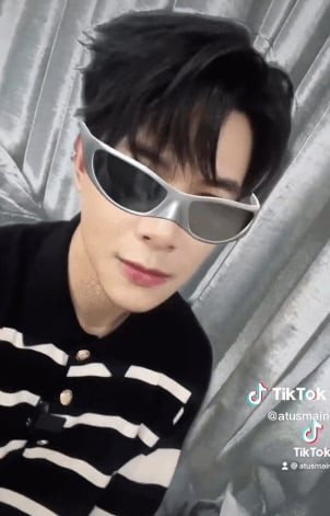 Trên trang TikTok cá nhân, Anh Tú đã đăng tải đoạn clip ngắn kèm trend thả thính hot hit của thế hệ GenZ. 