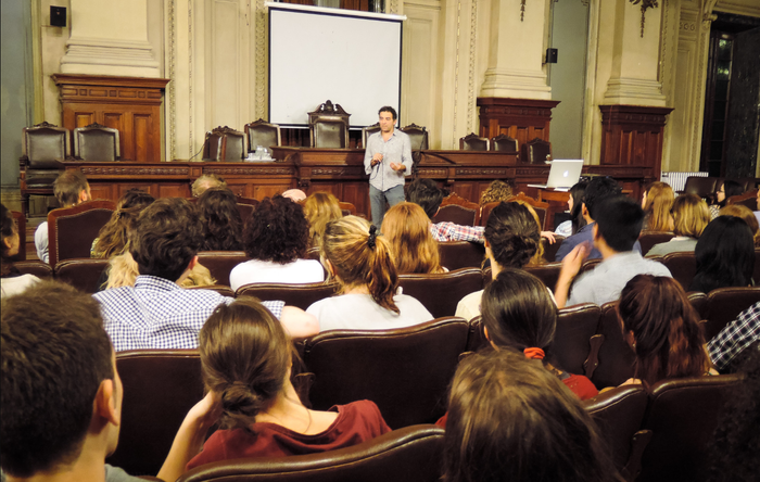 Argentina có tỷ lệ người biết đọc, viết gần như tuyệt đối
