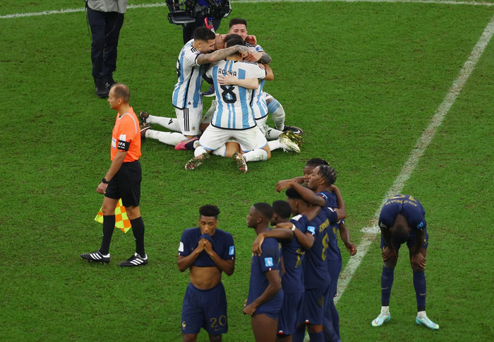 Pháp đã không thể bảo vệ thành công chức vô địch World Cup sau khi thua Argentina 2-4 trong loạt sút luân lưu.