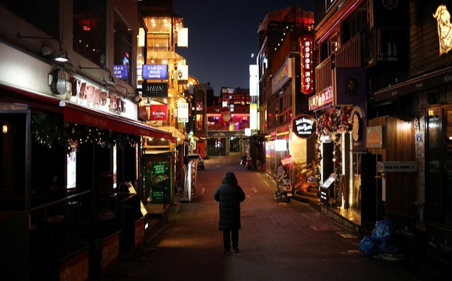 Itaewon vắng lặng như tờ trước thềm lễ Giáng sinh Ảnh 2