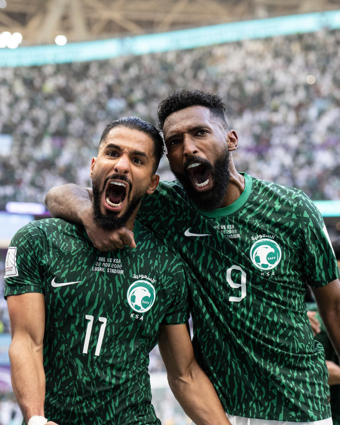 Saudi Arrabia đánh bại Argentina ở trận ra quân.