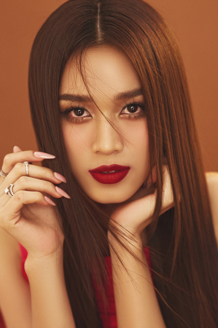 Đỗ Thị Hà xả kho bộ ảnh căng đét cuối nhiệm kỳ: Người kế nhiệm chắc áp lực lắm đây Ảnh 10