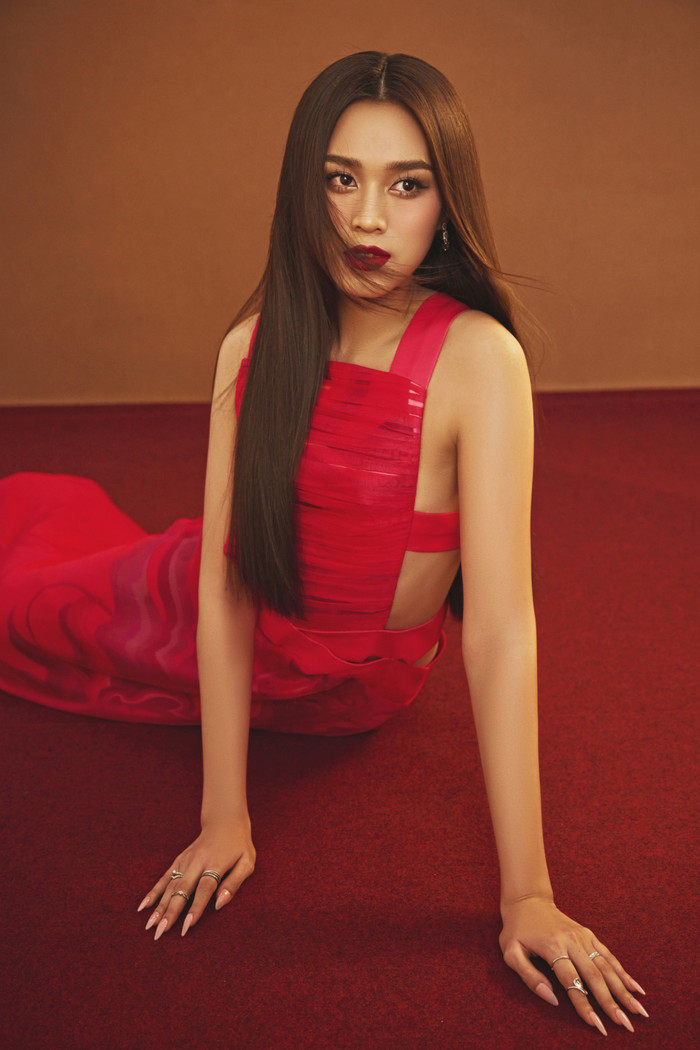 Đỗ Thị Hà xả kho bộ ảnh căng đét cuối nhiệm kỳ: Người kế nhiệm chắc áp lực lắm đây Ảnh 9