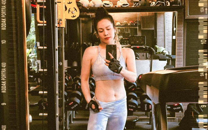 Sau Angela Phương Trinh, một sao nữ Vbiz khoe cơ bắp cuồn cuộn hậu chăm chỉ tập gym Ảnh 2