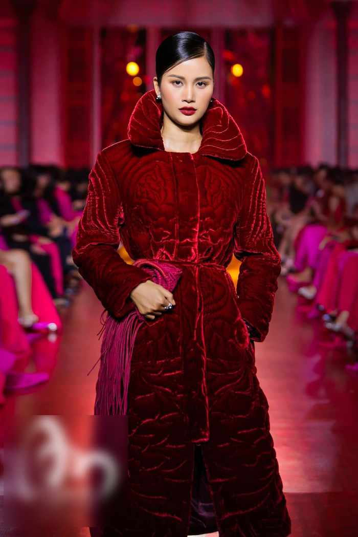 Sau Miss Universe Vietnam 2022, Hương Ly quay trở lại tập trung vào công việc người mẫu và gặt hái được nhiều thành công.