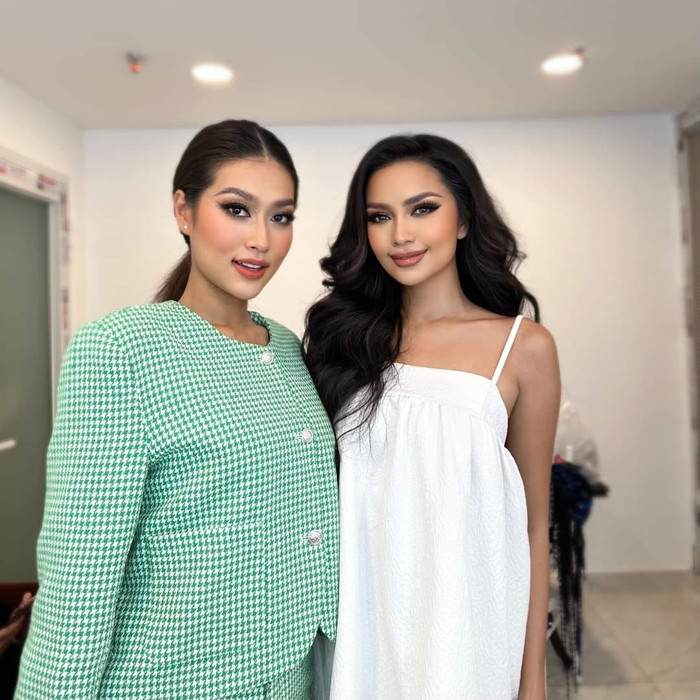 Dù mới 'gia nhập' làng nhan sắc được hơn 2 tháng nhưng Thiên Ân vẫn tự tin đọ sắc cùng đàn chị Ngọc Châu.