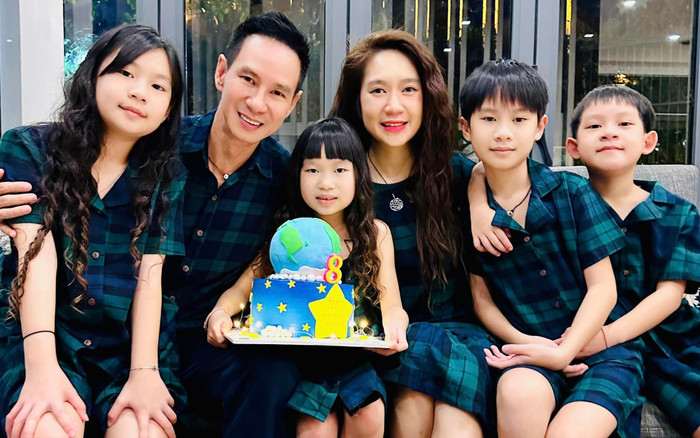 Gia đình Lý Hải Minh Hà diện đồ 'tông xuyệt tông' mừng ái nữ đón tuổi mới tại gia Ảnh 2