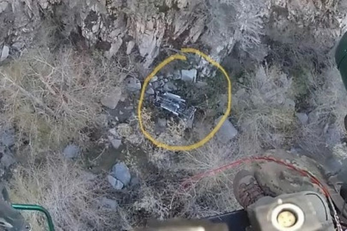 Vị trí chiếc xe lao xuống hẻm núi.