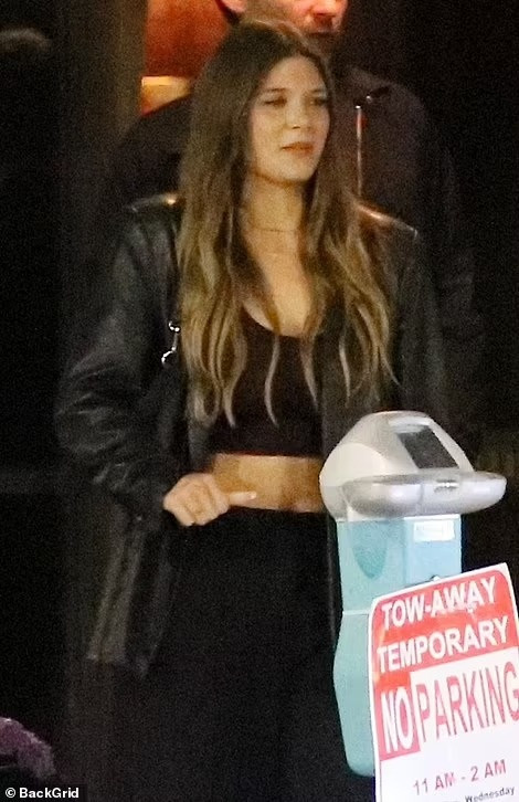 Cặp đôi bị bắt gặp đi ăn tối cùng nhau