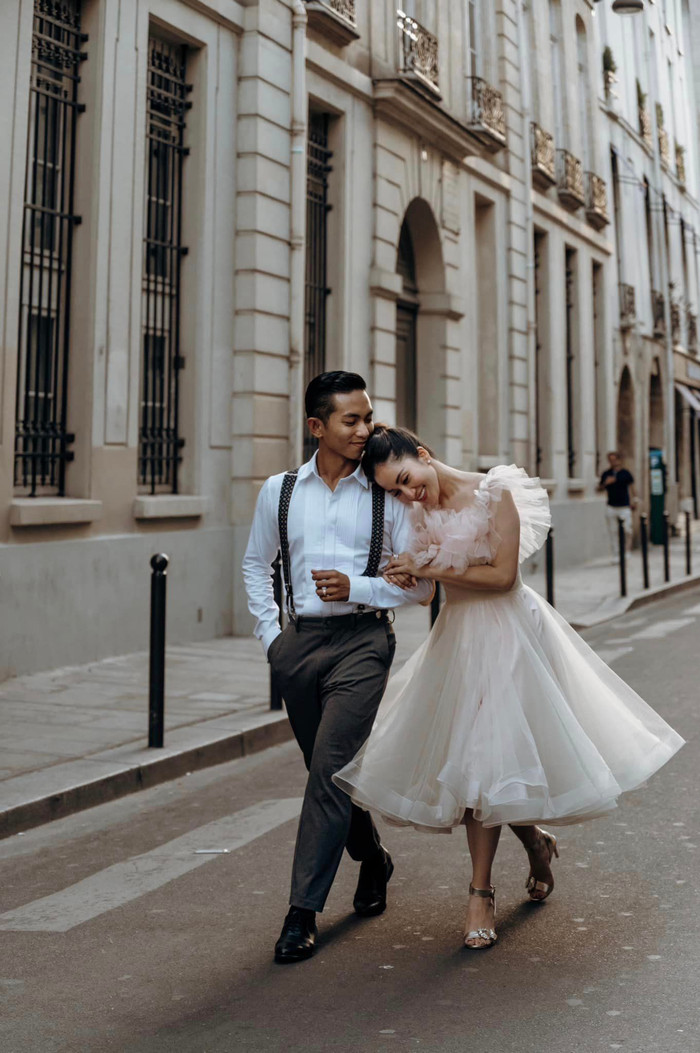 Khánh Thi và chồng còn thực hiện nhiều bộ ảnh cưới ở trời Tây