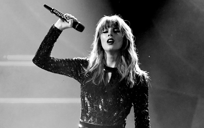 Taylor Swift chính thức 'xô đổ' kỷ lục tồn tại 13 năm của huyền thoại Michael Jackson Ảnh 2