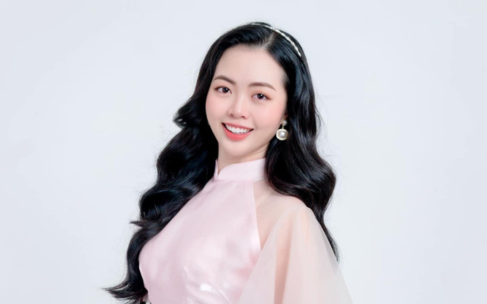 Nhan sắc rạng rỡ 'đốn tim' mọi ánh nhìn cùng thành tích học tập ấn tượng của Tân Hoa khôi UEF 2022 Ảnh 2