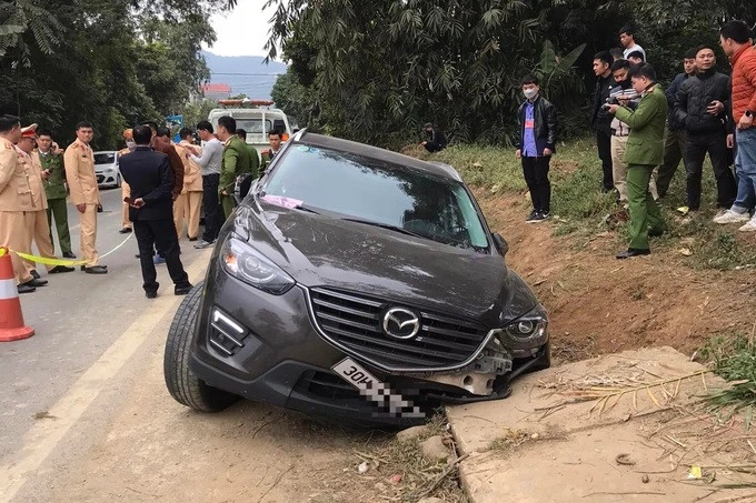 Chiếc ô tô đối tượng này bỏ lại hiện trường
