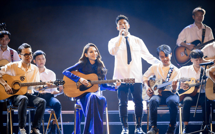 Biểu diễn hit Mỹ Tâm cùng Quân A.P, giọng hát của Hoa hậu Mai Phương khiến fan suýt không nhận ra Ảnh 2