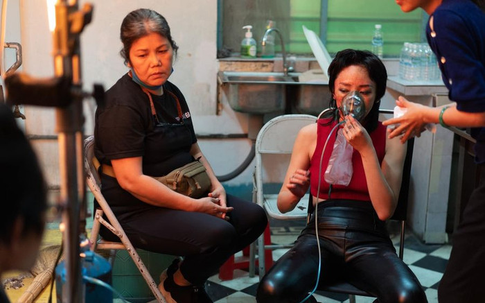 Tóc Tiên chia sẻ về chuyện đóng phim: 'Không gian khổ đời không nể' Ảnh 2