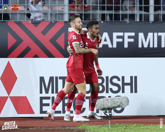 Ngoài ra, Indonesia thắng 7-0 giúp cho HLV Shin Tae Yong vượt qua ông Park về trận thắng đậm nhất. Trận thắng Lào 6-0 là tỷ số cao nhất của HLV Park Hang Seo kể từ lúc dẫn dắt tuyển Việt Nam.