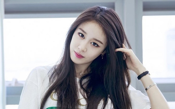 Lộ ảnh Jiyeon (T-ARA) nắm tay người đàn ông khác sau đám cưới với cầu thủ nổi tiếng Ảnh 2