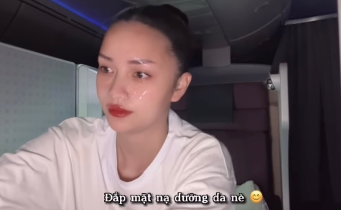 Tuy đôi mắt có phần mệt mỏi nhưng làn da của Hoa hậu Hoàn vũ Việt Nam 2022 vẫn khá căng bóng và mịn mà ở tuổi 28. Fan đã phải liên tục dặn dò người đẹp cố gắng giữ gìn sức khoẻ để có thể chinh chiến tốt trong những ngày sắp tới.