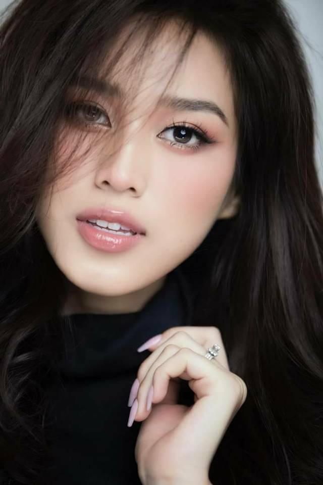 Sau 2 năm, nàng hậu đã lột xác và có được vẻ ngoài 'vạn người mê'.