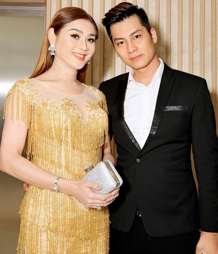 Cùng nhau trải qua nhiều sóng gió, cặp đôi đã có với nhau 1 cậu con trai kháu khỉnh nhưng lại quyết định 'đường ai nấy đi' trong sự tiếc nuối của khán giả.