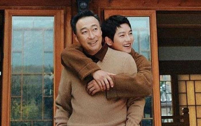 Không phải Song Joong Ki, 'người thân' này mới là nhân vật được đề cử Thị đế Baeksang lần thứ 59 Ảnh 2