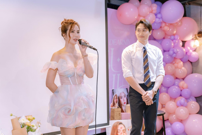 Tại buổi fan-meeting, Đình Tú và Huyền Lizzie đã cùng chia sẻ lại những kỉ niệm, cảm xúc trong quá trình quay phim Thương ngày nắng về. 