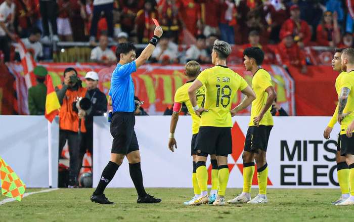 Quả phạt đền của Việt Nam gây sốt truyền thông thế giới, ai cũng khen trọng tài giỏi luật Ảnh 2