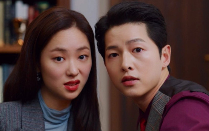 Song Joong Ki bất ngờ công khai tình cảm với bạn diễn Vincenzo khiến fan bấn loạn Ảnh 2