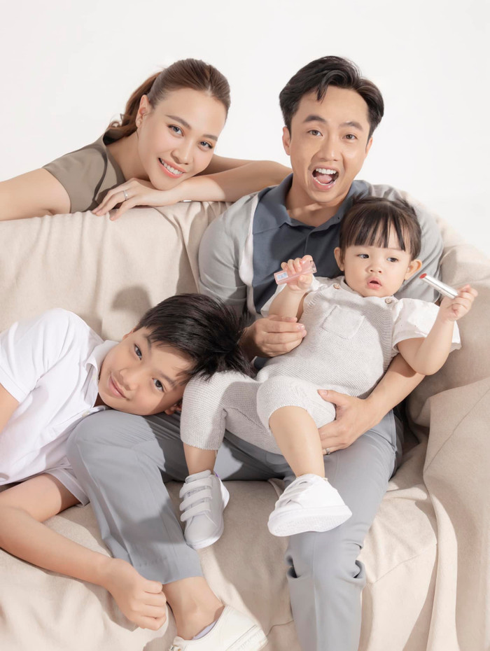Tổ ấm hạnh phúc viên mãn của Cường Đô La và Đàm Thu Trang.