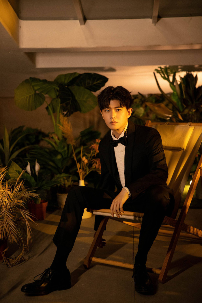 Nhậm Gia Luân sắp rời Hoan Thụy Thế Kỷ, nhường lại ghế 'nhất ca' cho người này? Ảnh 1