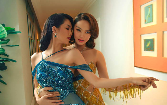 Chị Chị Em Em 2: Minh Hằng dạy Ngọc Trinh cách sử dụng vũ khí khiến đàn ông phải 'quỳ rạp' dưới chân Ảnh 2