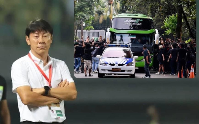 HLV Shin xin lỗi vì CĐV Indonesia đập xe, uy hiếp cầu thủ Thái Lan: Đừng làm thế nữa! Ảnh 2