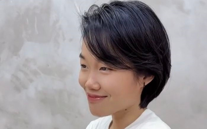 Sau ồn ào 'khoe lông nách', Tiktoker Lê Thụy khiến nhiều người trầm trồ sau màn 'xuống tóc' Ảnh 2