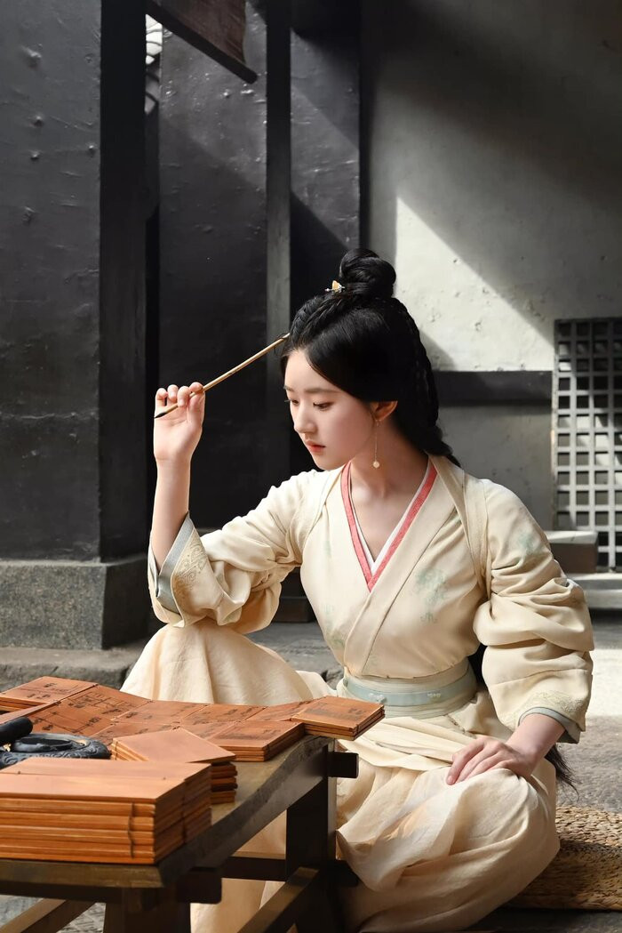 Vai diễn cổ trang để đời của mỹ nhân Cbiz: Lưu Diệc Phi mãi đỉnh, Triệu Lộ Tư một bước lên mây Ảnh 8