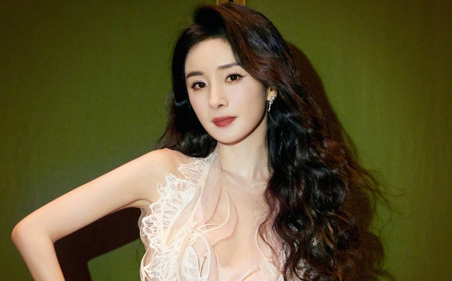 Hậu bị tố quỵt nợ tiền tỷ, Dương Mịch khiến fan lo lắng khi xuất hiện với dáng vẻ gầy gò đến đáng sợ Ảnh 2