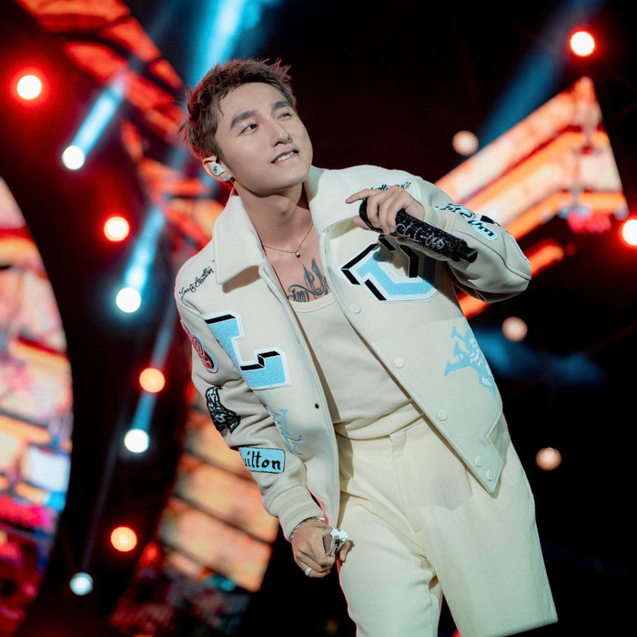 Vắng mặt trong loạt show diễn cuối năm, Sơn Tùng đang ở Mỹ thực hiện MV mới? Ảnh 1