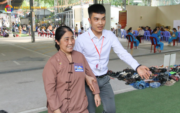 Hơn 4000 sinh viên, giới trẻ tình nguyện tham gia lễ Phật Thành Đạo Ảnh 4