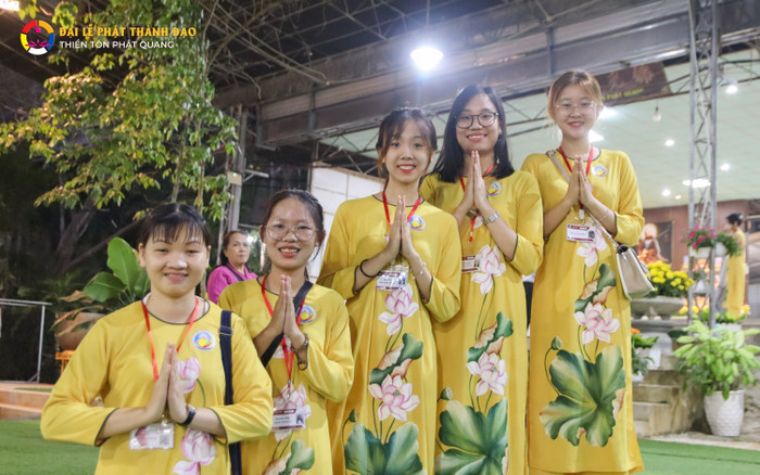 Hơn 4000 sinh viên, giới trẻ tình nguyện tham gia lễ Phật Thành Đạo Ảnh 1