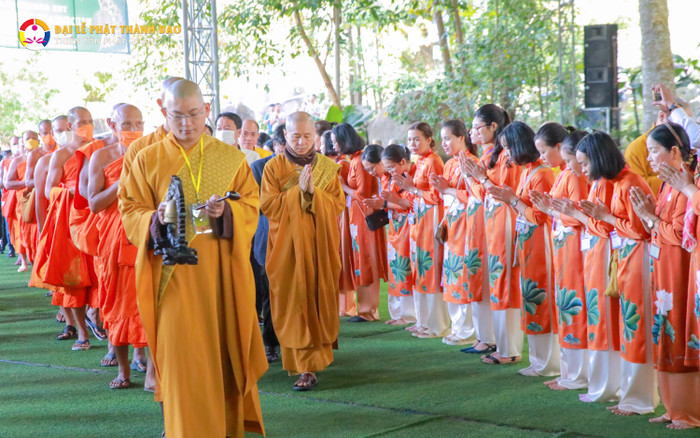 Hơn 4000 sinh viên, giới trẻ tình nguyện tham gia lễ Phật Thành Đạo Ảnh 5