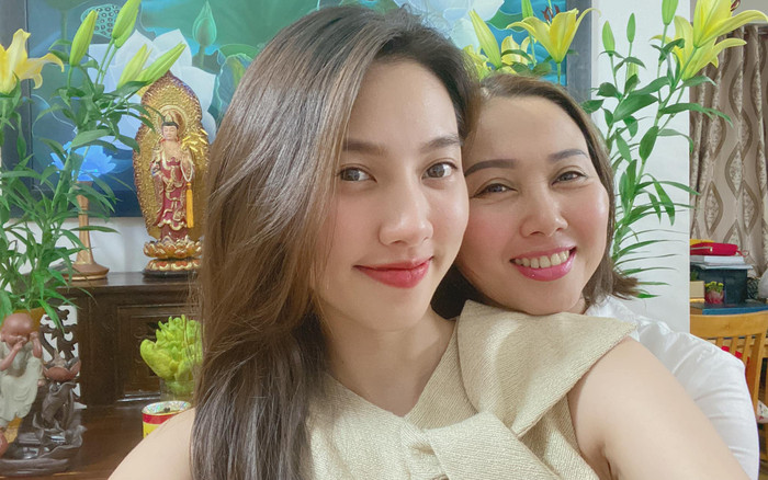 Sau khi bị mẹ ruột 'bóc phốt' thích xài tiền của mẹ, Thùy Tiên lên tiếng đính chính Ảnh 2