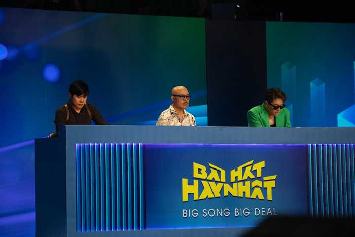 Ban giám khảo trầm tư trước những chia sẻ của Chang Mie.