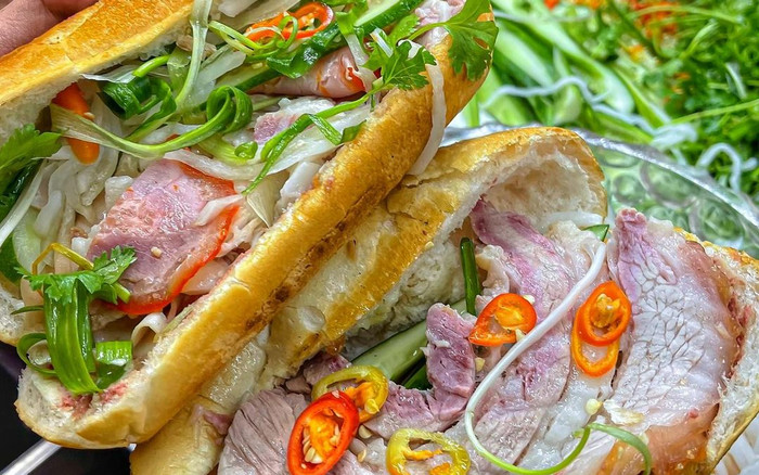 Bánh mì - Món ăn ngon đường phố vượt biên giới Ảnh 2