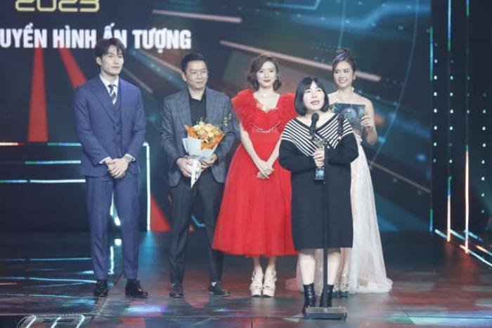 Phim Thương Ngày Nắng Về, Huyền Lizzie - Thanh Sơn thắng VTV Awards 2022 Ảnh 2