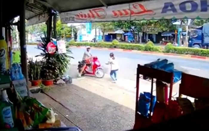 Lén lấy trộm 2 thùng bia, nam thanh niên bị 'tóm sống' ngay sau đó Ảnh 2